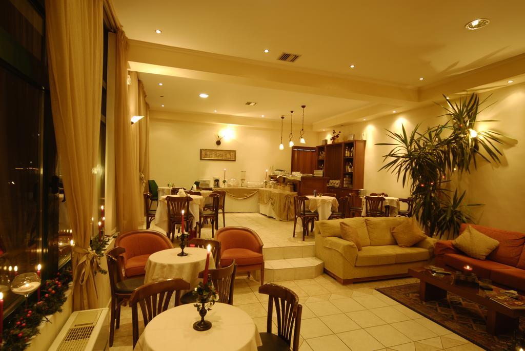 Hotel Galaxy Krepeni Exteriör bild